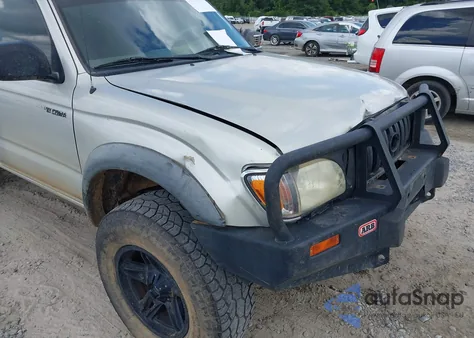2002 Toyota Tacoma Prerunner V6 из США, поврежденный, VIN 5TEGN92N02Z011189